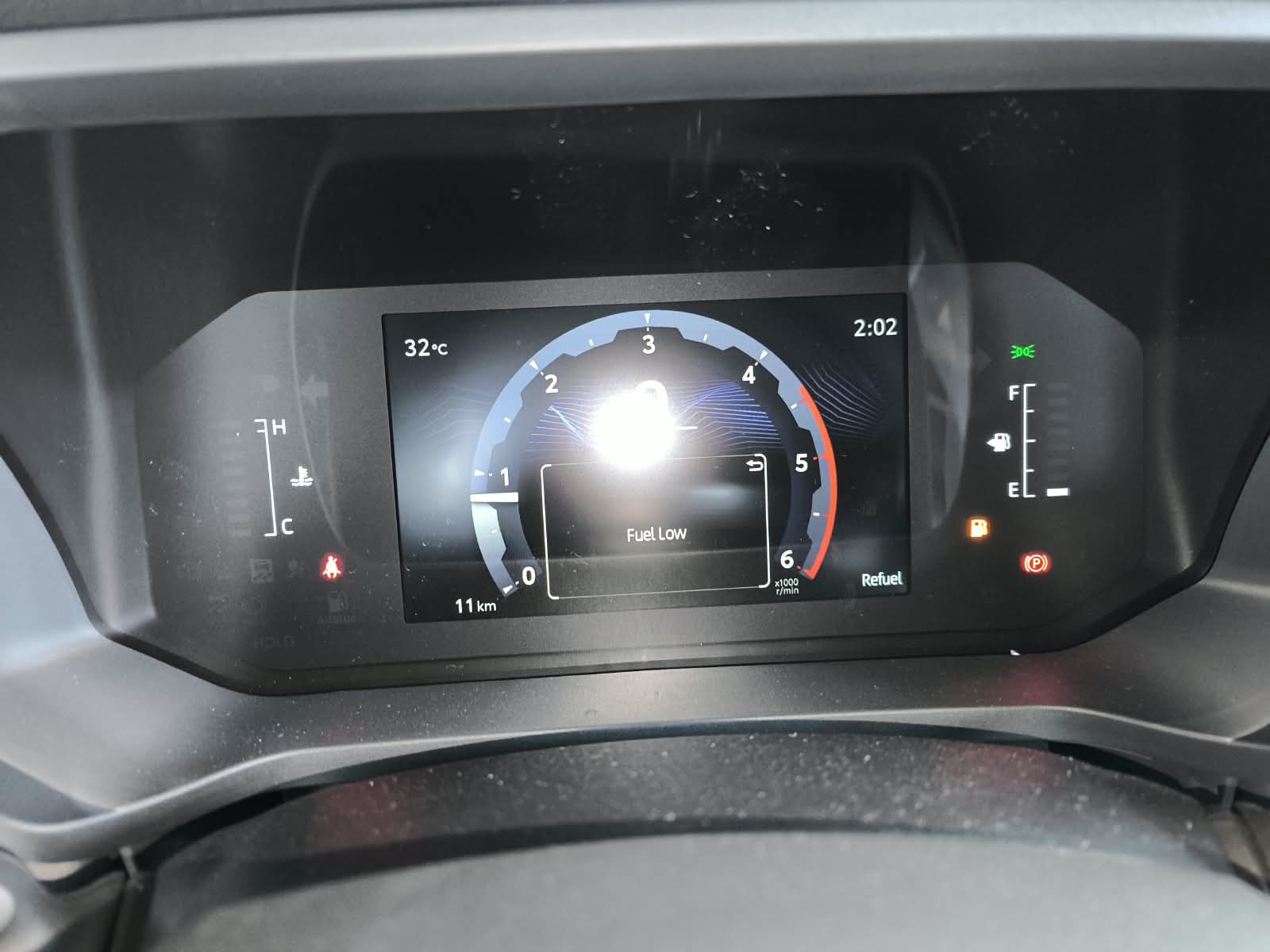 2026 TOYOTA HILUX DOUBLE CAB E 2.8 4WD Manual Transmission White image 23