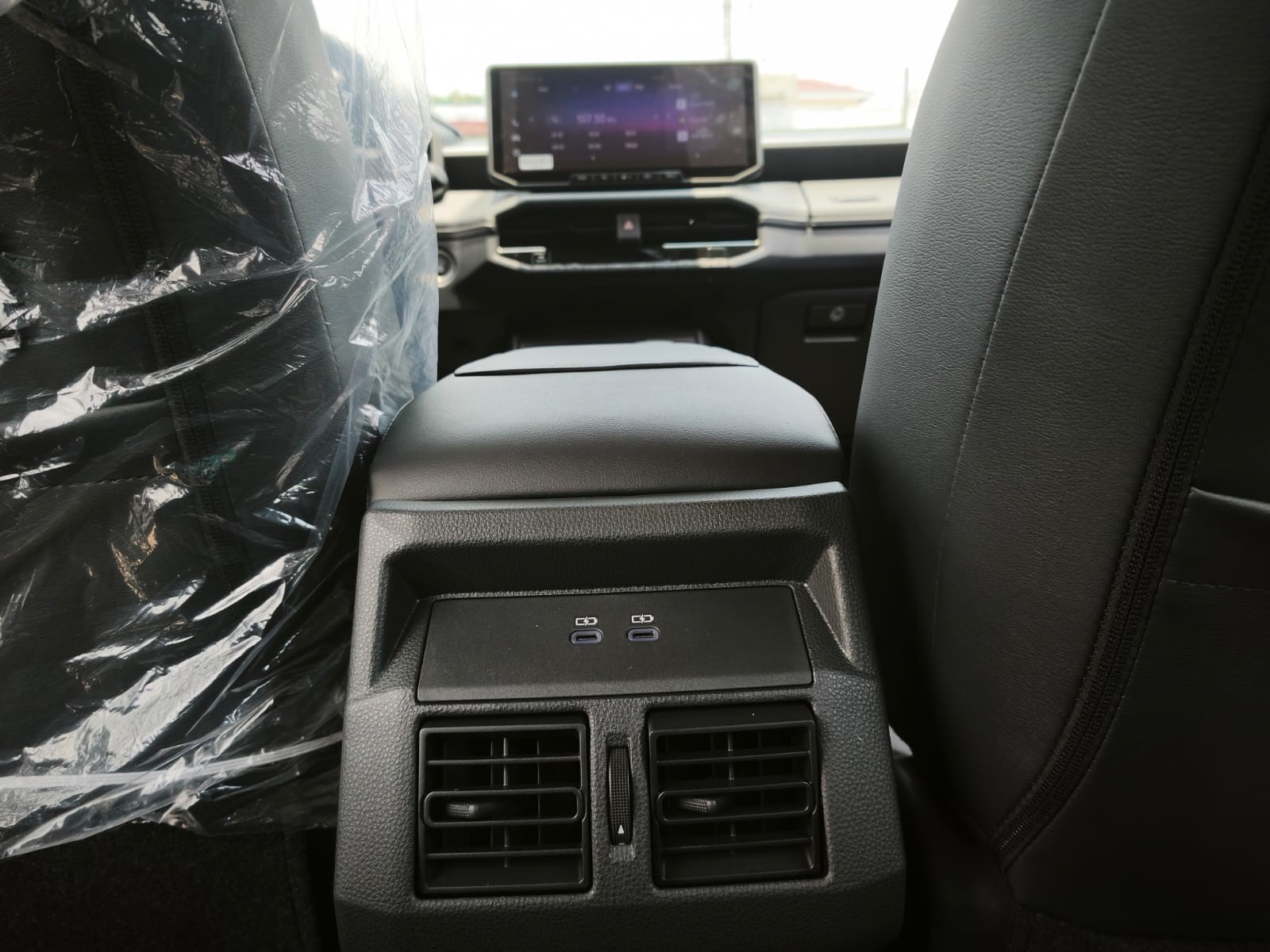 2026 TOYOTA HILUX DOUBLE CAB CONQUEST 2.8 4WD AT Black image 30