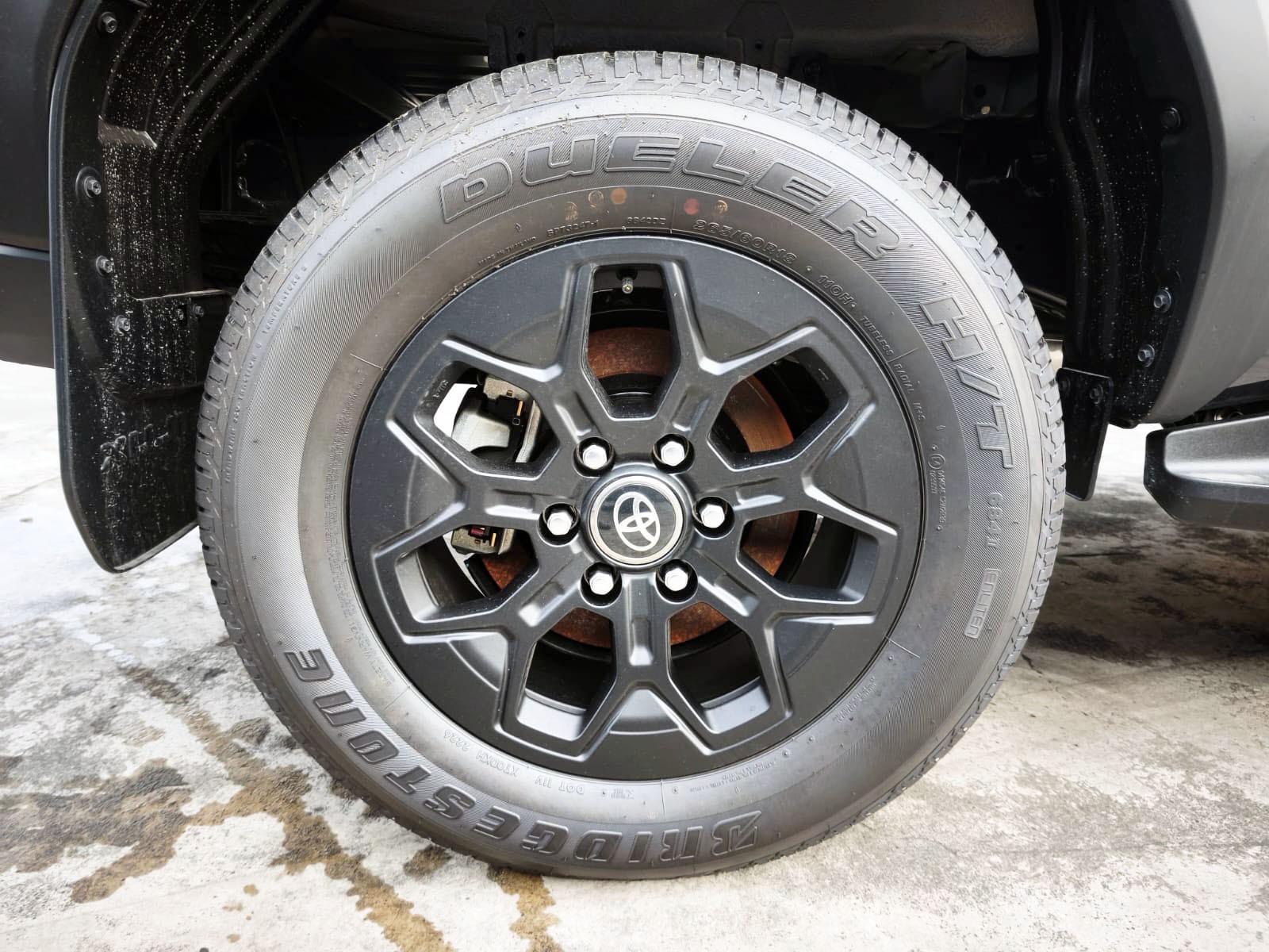 2026 TOYOTA HILUX DOUBLE CAB CONQUEST 2.8 4WD AT Black image 11