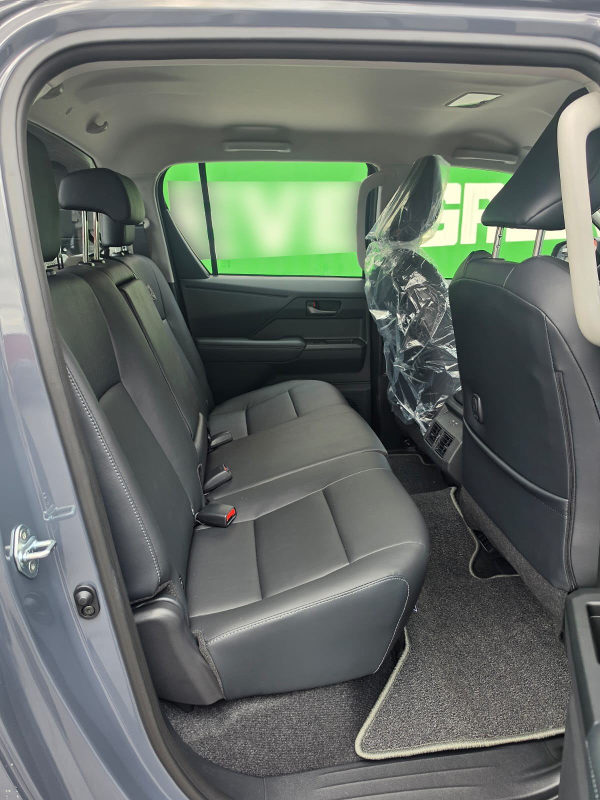 2026 TOYOTA HILUX DOUBLE CAB TRAILHUNTER 2.8 4WD AT Gray image 18