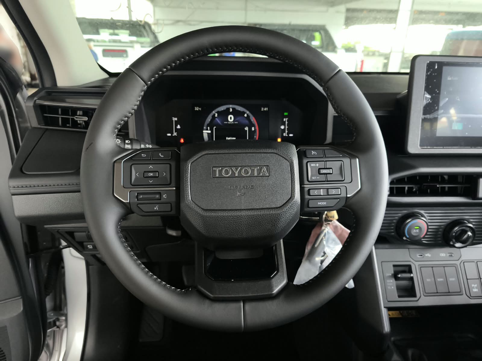 2026 TOYOTA HILUX DOUBLE CAB E 2.8 4WD Manual Transmission Silver image 22