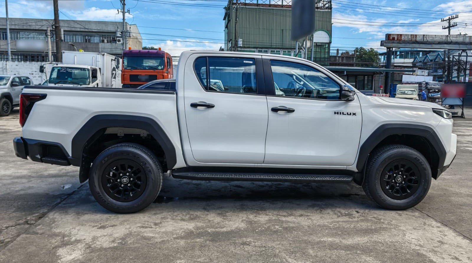 2026 TOYOTA HILUX DOUBLE CAB E 2.8 4WD MT White image 6