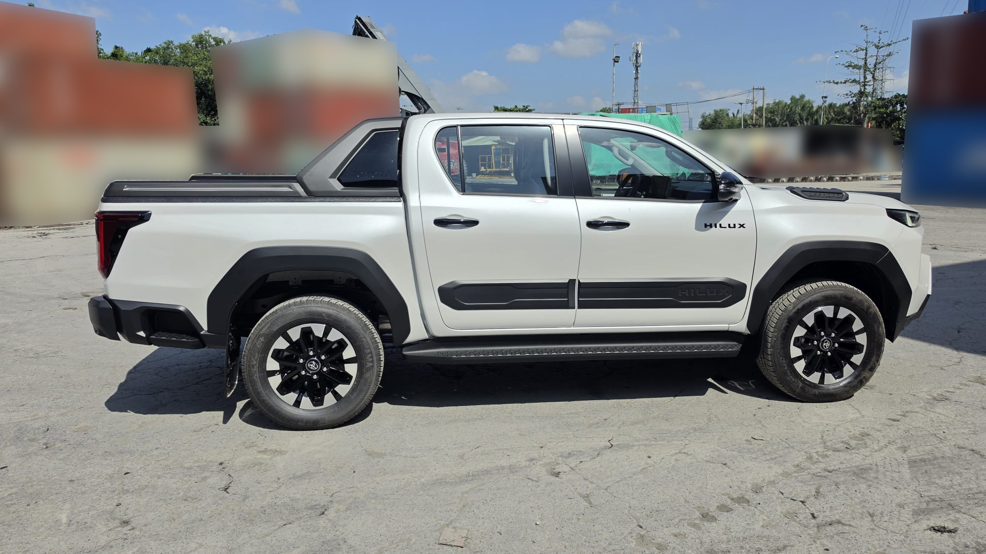 2026 TOYOTA HILUX DOUBLE CAB TRAILHUNTER 2.8 4WD AT White image 6