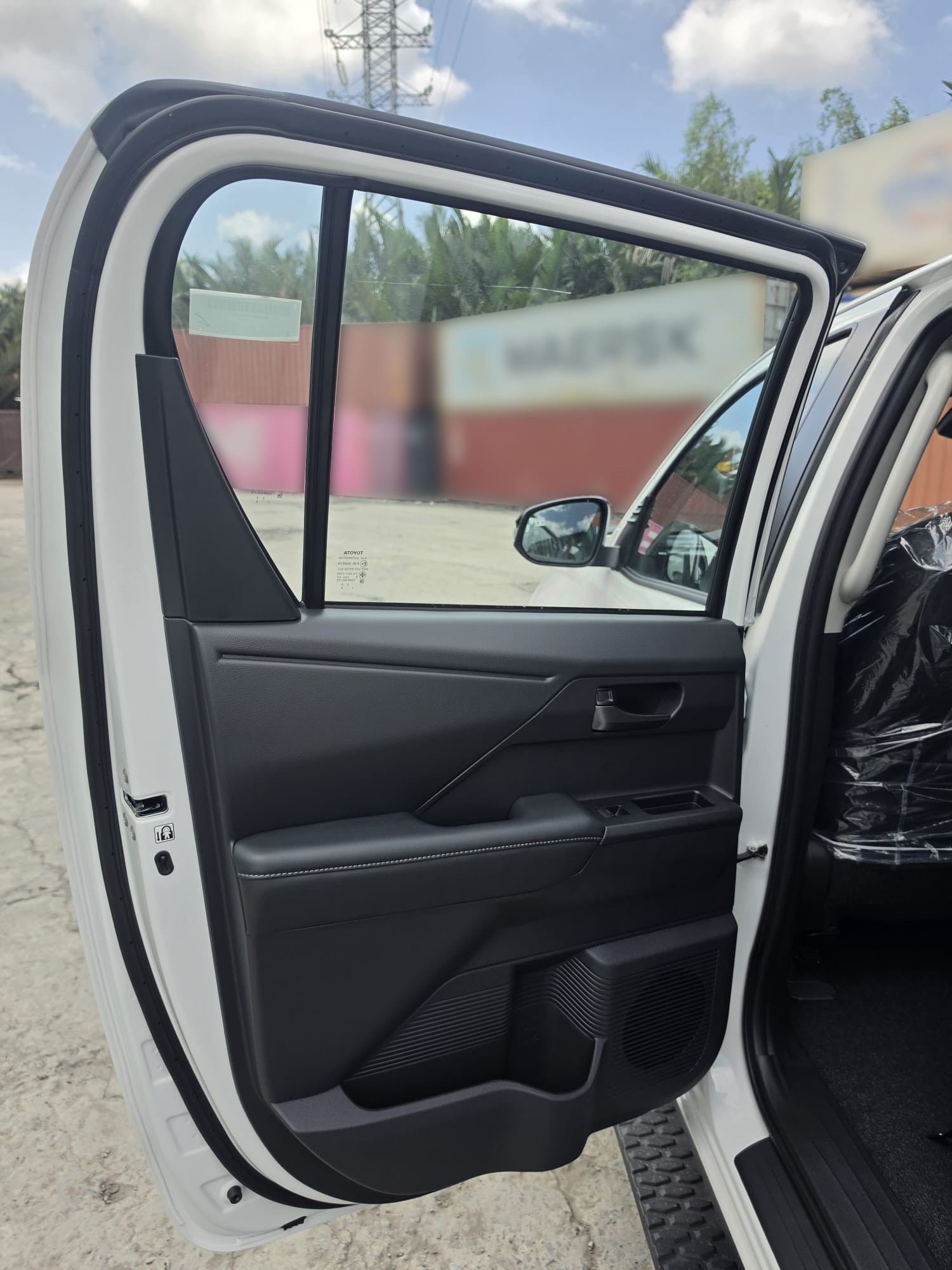 2026 TOYOTA HILUX DOUBLE CAB TRAILHUNTER 2.8 4WD AT White image 33
