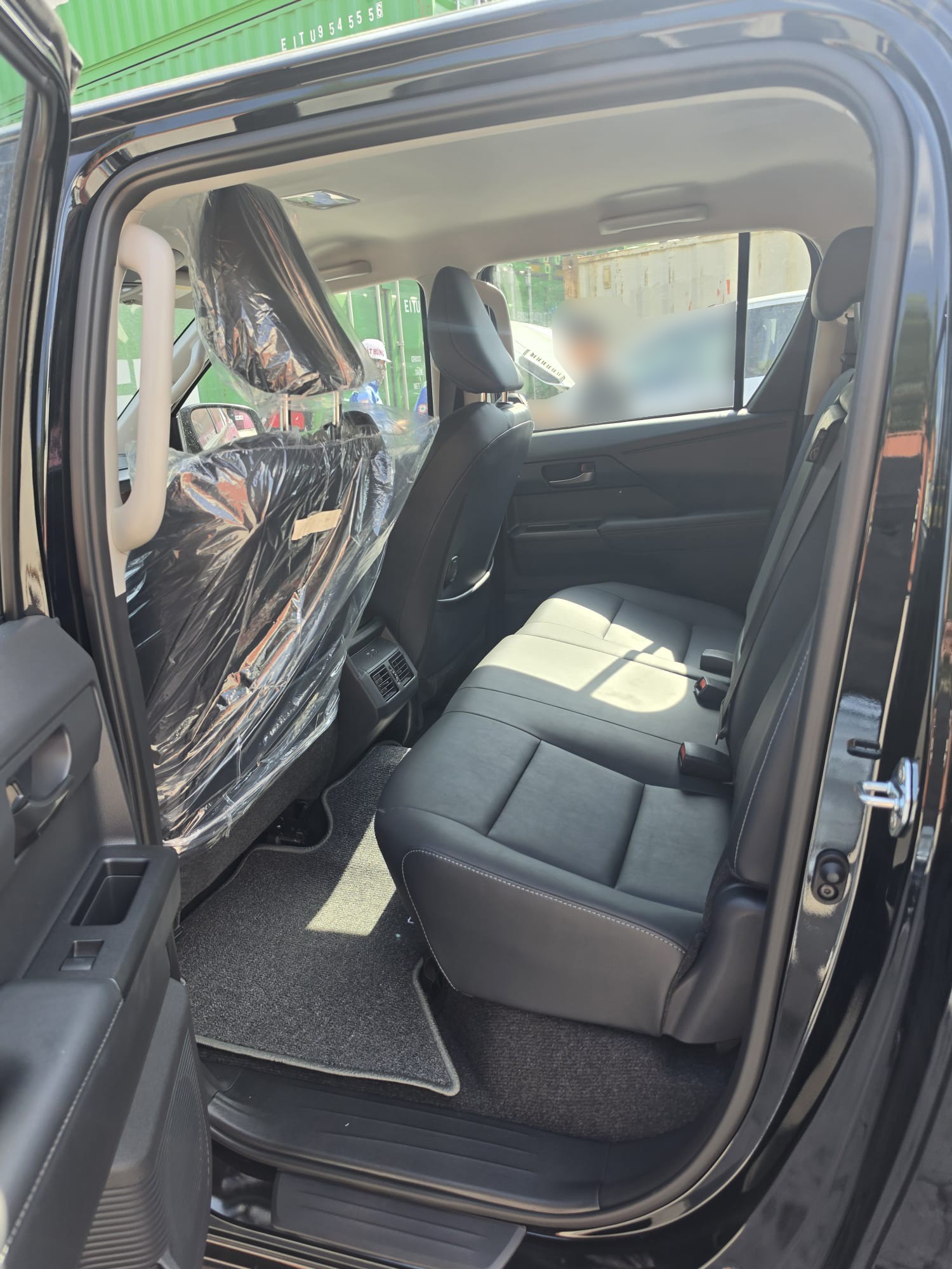 2026 TOYOTA HILUX DOUBLE CAB TRAILHUNTER 2.8 4WD AT Black image 17