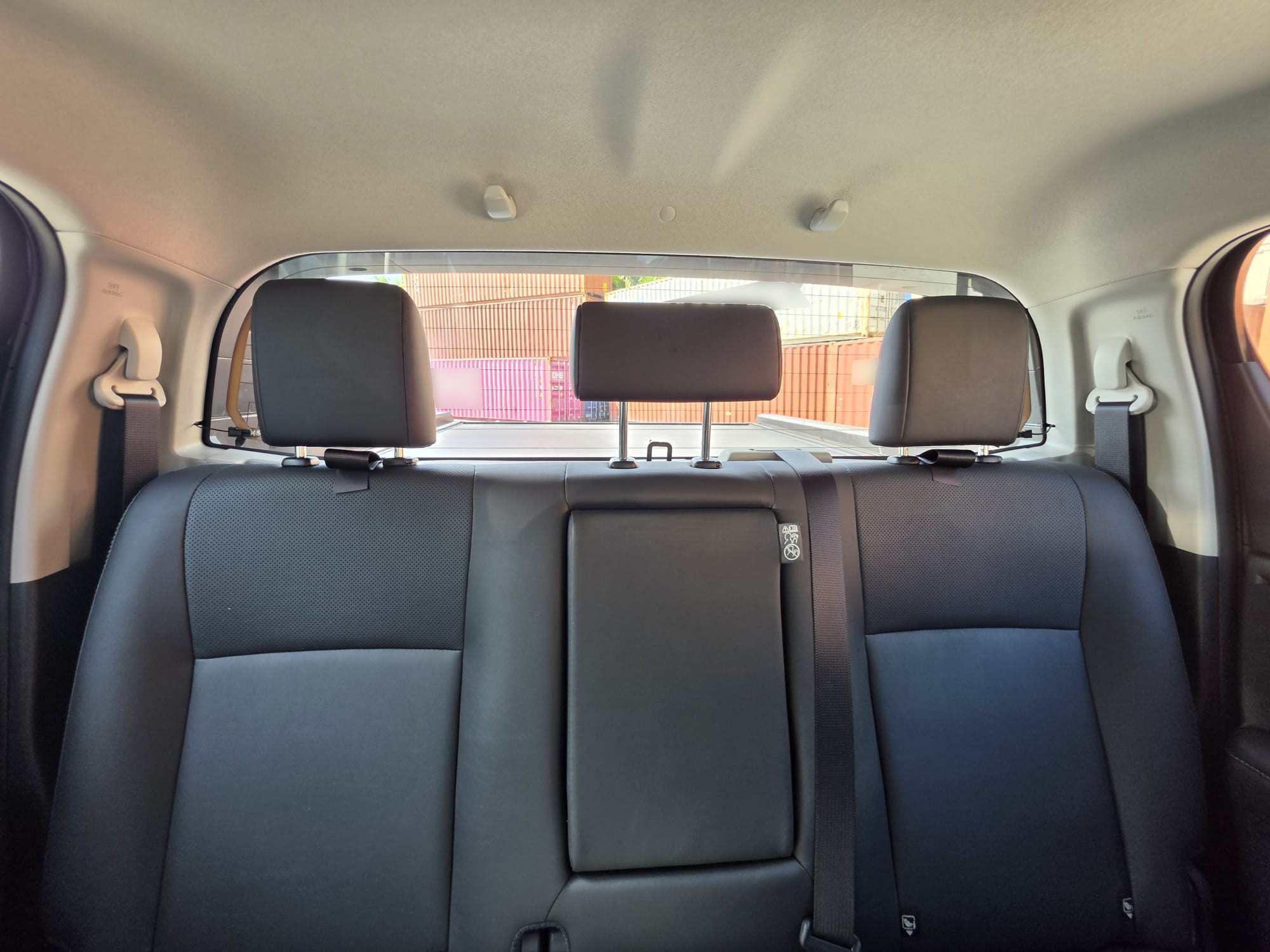 2026 TOYOTA HILUX DOUBLE CAB TRAILHUNTER 2.8 4WD AT Black image 19
