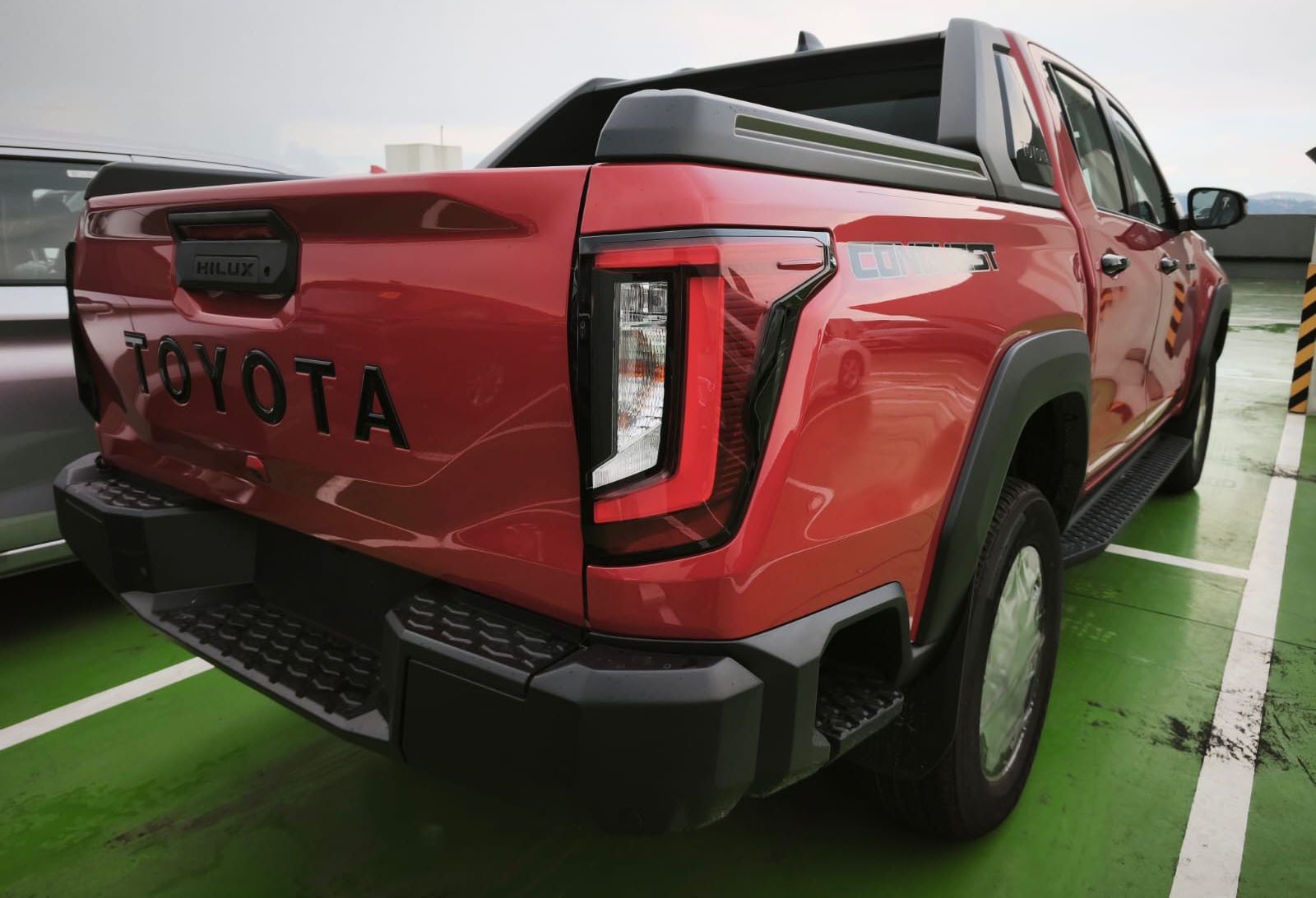 2026 TOYOTA HILUX DOUBLE CAB CONQUEST 2.8 4WD AT Red image 6