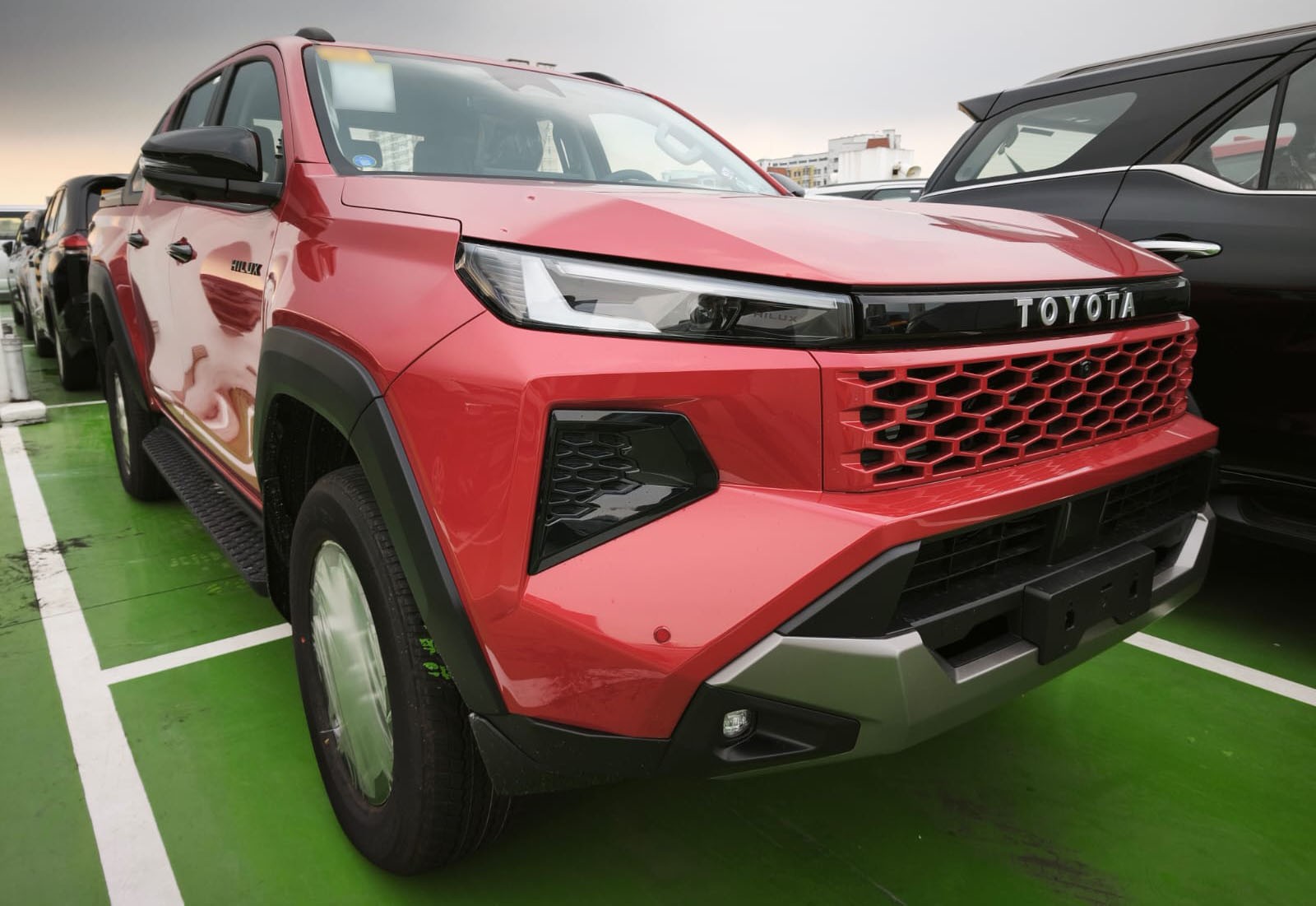2026 TOYOTA HILUX DOUBLE CAB CONQUEST 2.8 4WD AT Red image 9