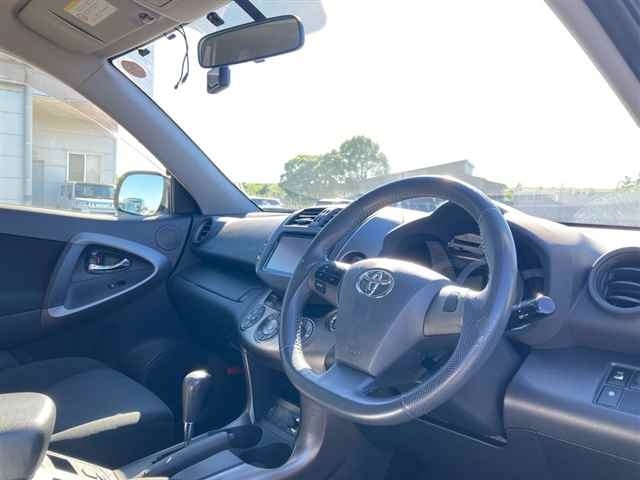 TOYOTA RAV4 image 7