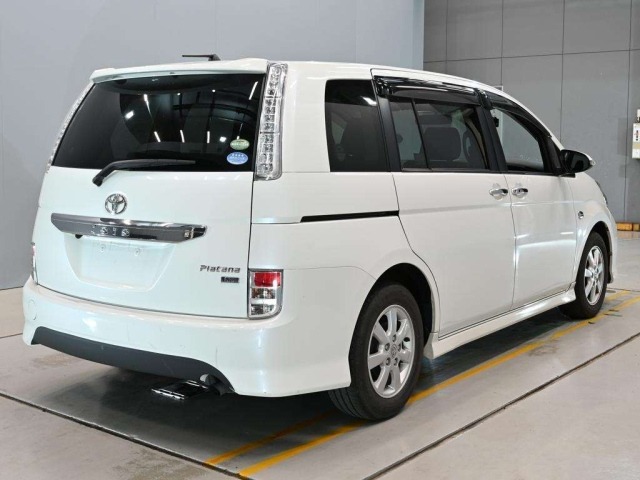 TOYOTA ISIS image 12