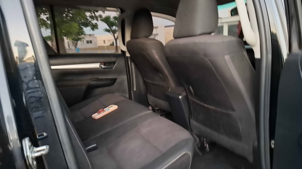 2018 TOYOTA HILUX DOUBLE CAB G 2.8 4WD AT Black image 14