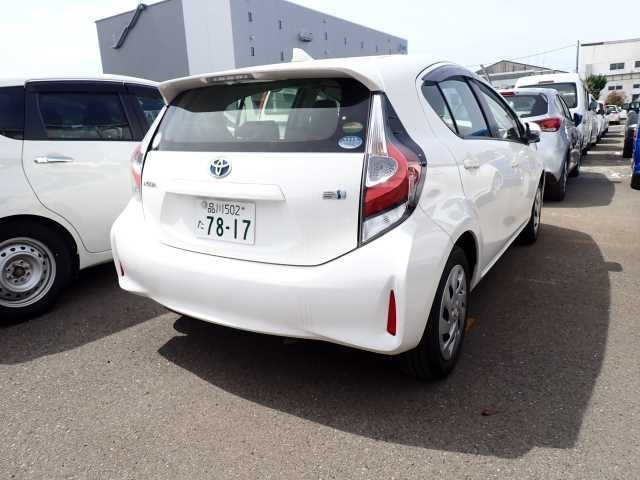 Toyota Aqua 2019 (L- Package) image 2