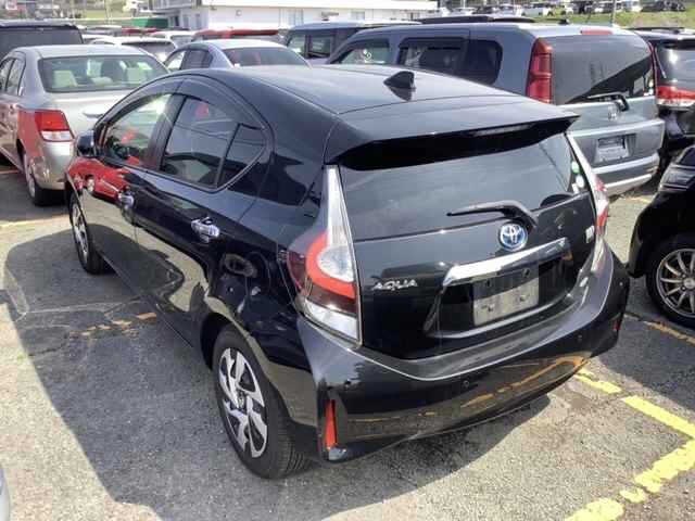 Toyota Aqua 2018 (S Style Black) image 2