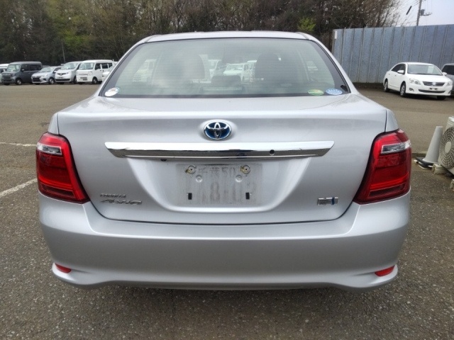 Toyota Corolla Axio Silver 2019 image 4