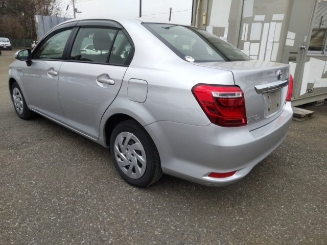 Toyota Corolla Axio Silver 2019 image 5