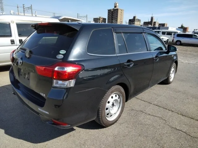 Toyota Corolla Fielder 2019 (2WD) image 2