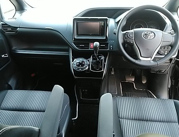 Toyota Voxy ZS Kirameki 2 image 6